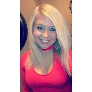 Meet your Posher, Andrea